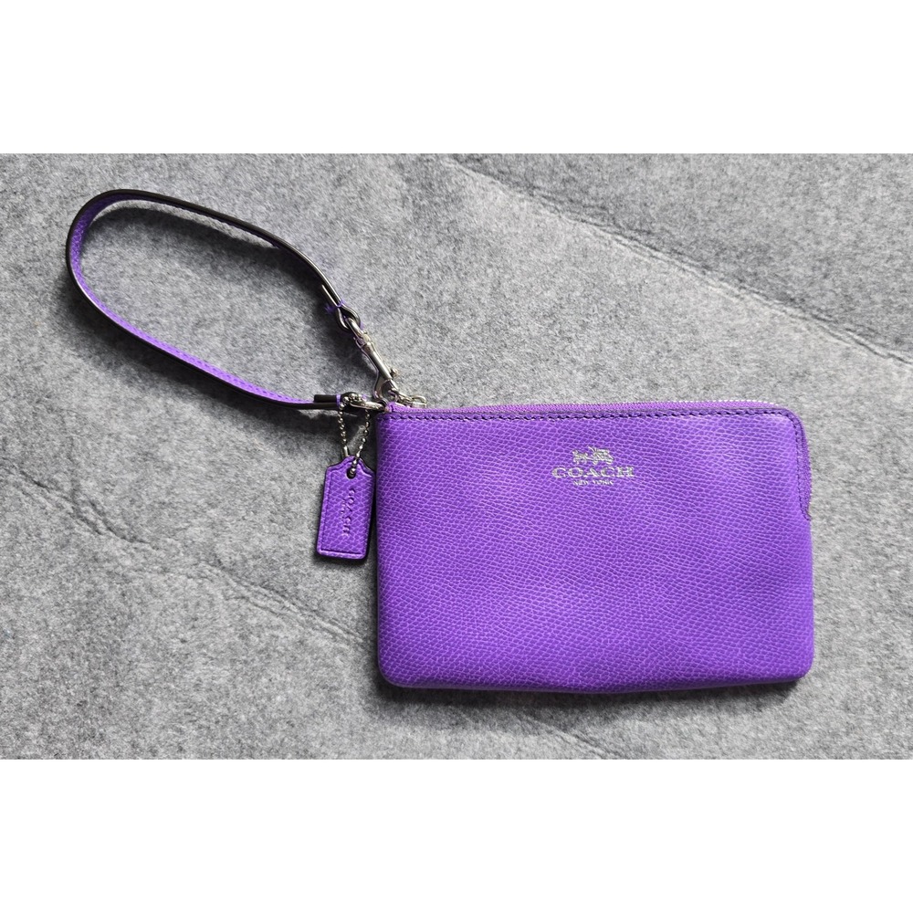 NWOT Coach Purple Crossgrain Leather Corner Zip Wristlet F53429
